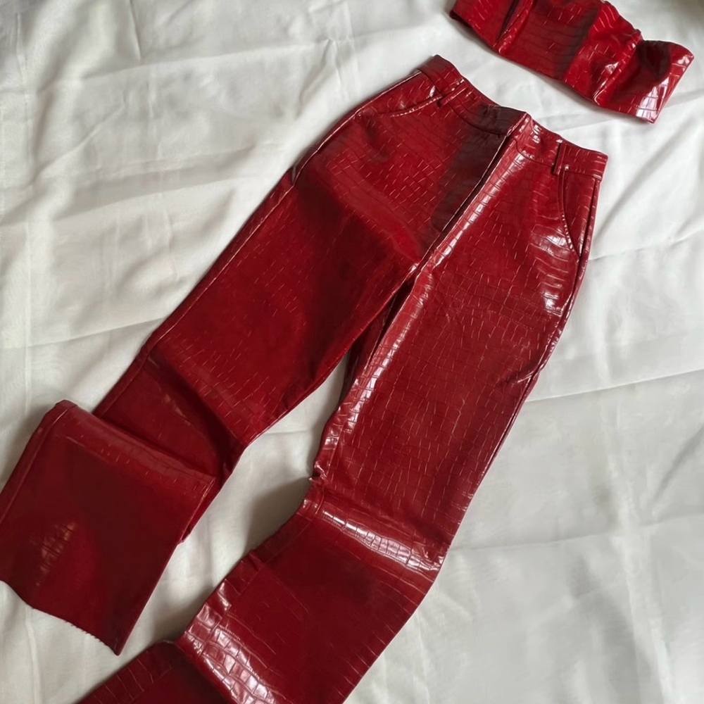 Meshki Red Croc-Effect faux leather - Picture 2 of 11